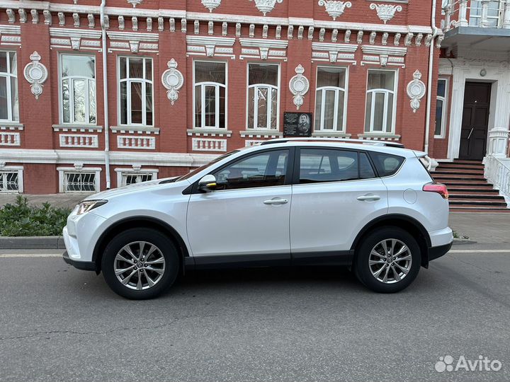 Toyota RAV4 2.2 AT, 2018, 123 447 км