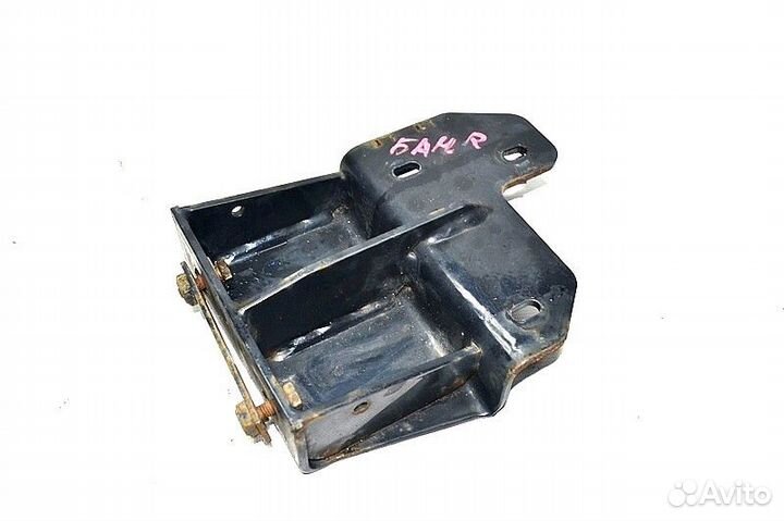 Кронштейн переднего бампера, правый MAN TGX 18.440