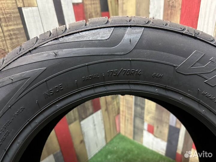 Viatti Strada Asimmetrico V-130 175/70 R14 84H