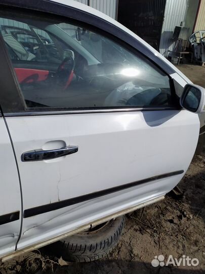 Geely MK Cross дверь передняя правая