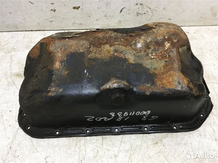 Поддон масляный двигателя Volkswagen Golf