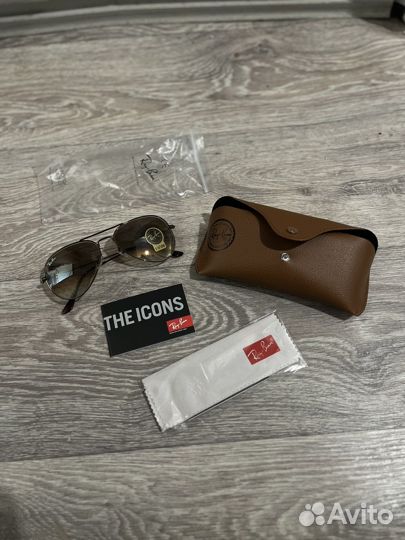 Солнцезащитные очки Ray ban