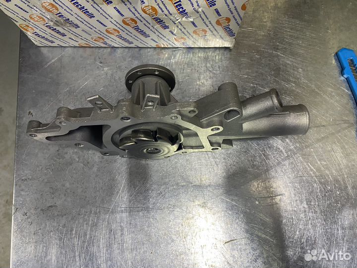 Водяная помпа Mercedes sprinter A6112000501