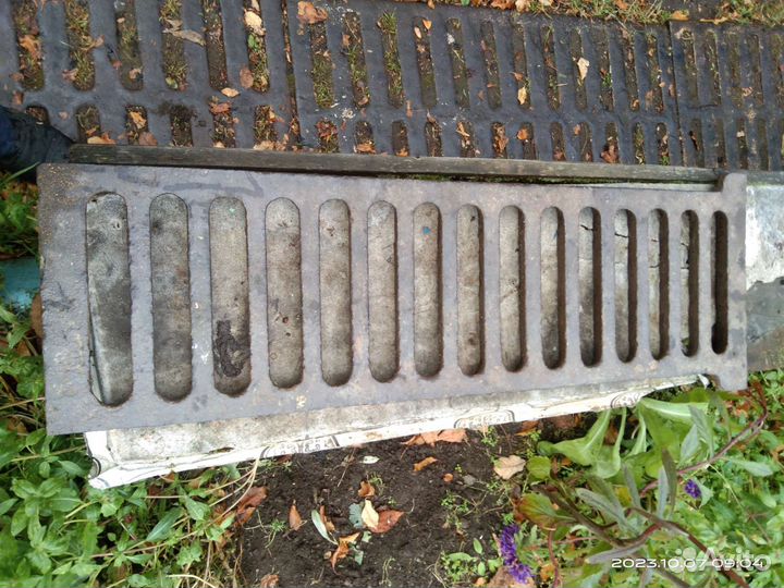 Чугунная решетка