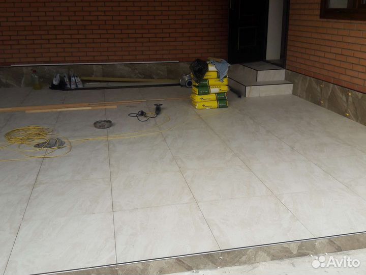 Укладка ламината, плитки, шпаклёвка, обои и т.д