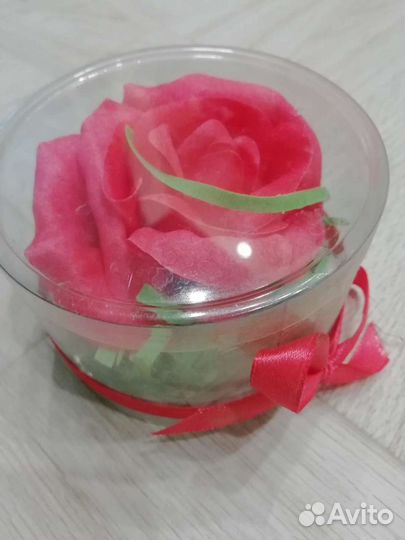 Мыльные розы и лилия