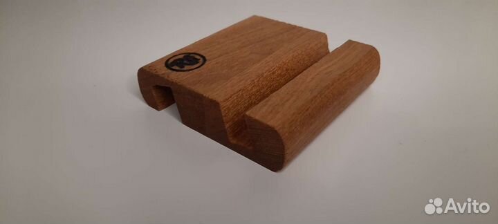 Подставка для телефона из дерева