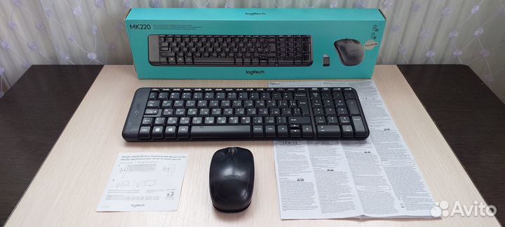 Комплект мыши и клавиатуры Logitech MK220