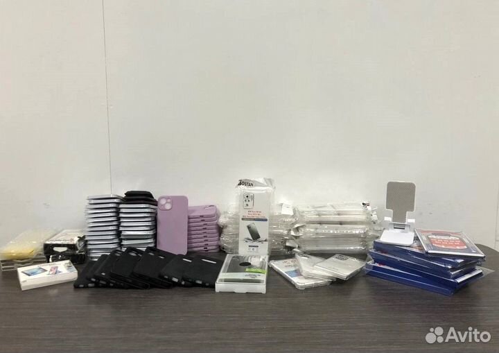 Чехлы, стекло и подставки для смартфонов