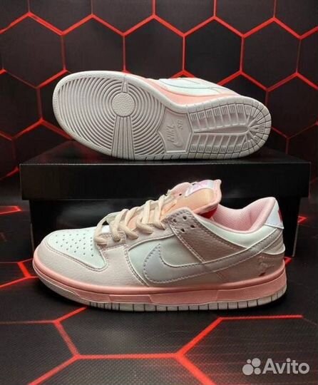 Nike SB Dunk Low Pigeon