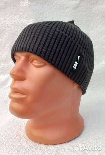 Спортивные демисезонные шапки 