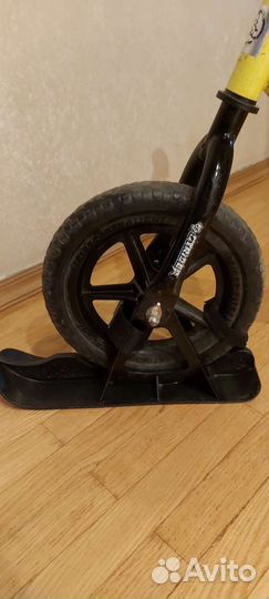 Беговел снегокат strider с лыжами