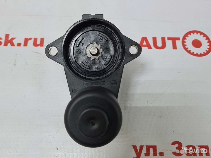 Моторчик стояночного тормоза Passat B6