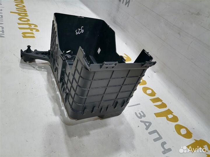 Площадка под АКБ Vw Passat B6 универсал 1.8 BZB