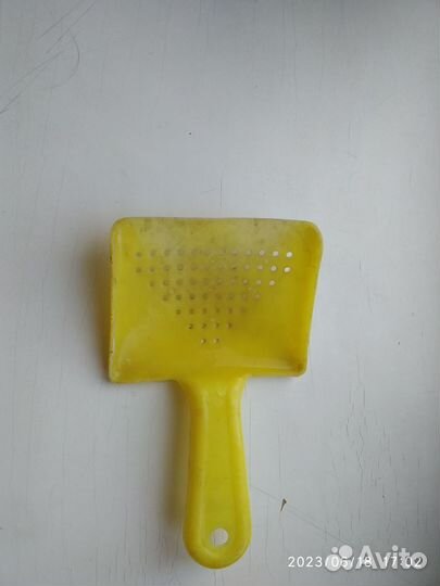 Лоток и кормушка для кошек