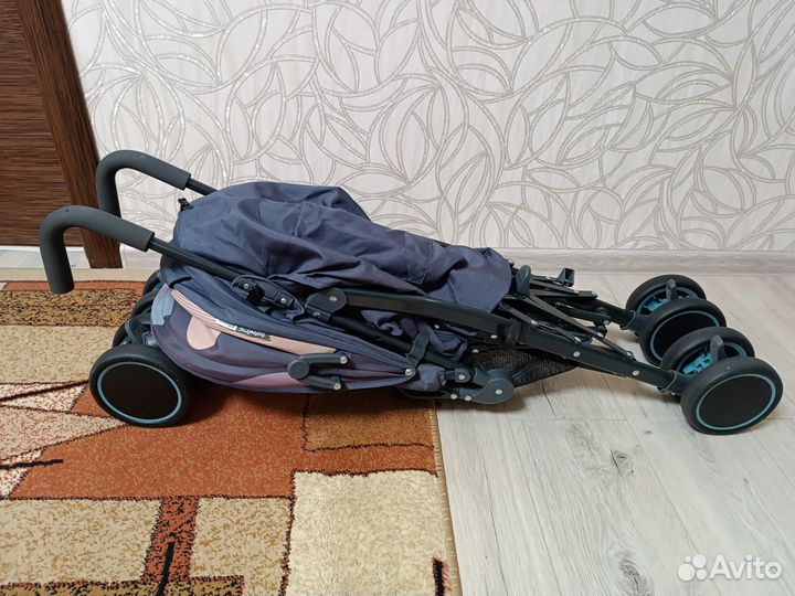 Прогулочная коляска трость Babyton