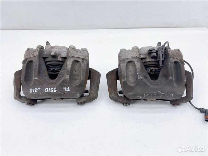 Суппорт тормозной пара передний Mercedes-Benz