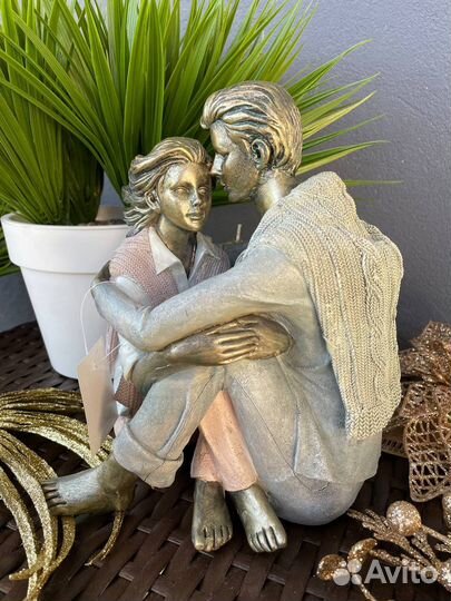 Статуэтки из полистоуна