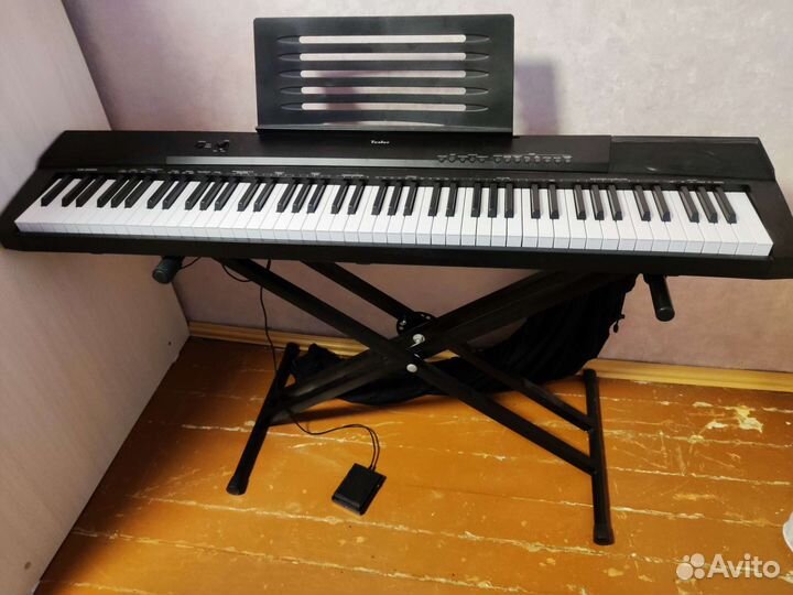 Цифровое фортепиано Tesler KB-8850