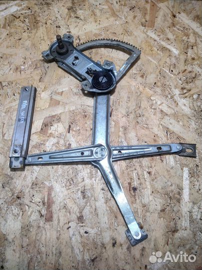 Передние механические стеклоподъемники MB W124