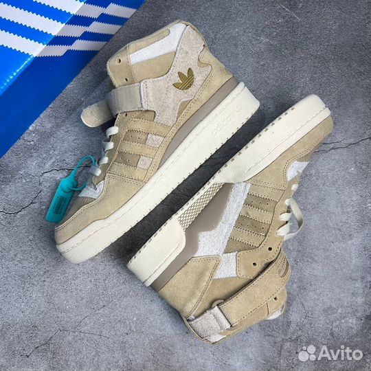 Кроссовки adidas