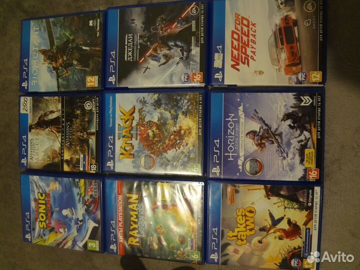 Продам Sony PlayStation 4 (PS4) Pro (1TB)