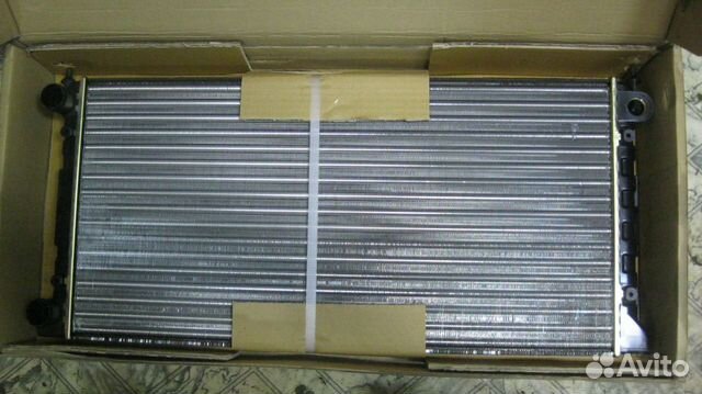 Радиатор охлаждения VW Passat B3 / B4 630х322