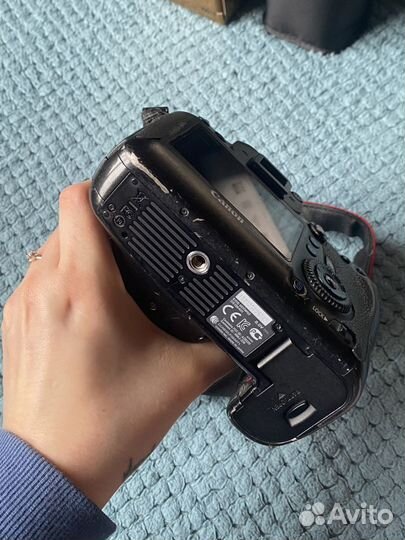 Зеркальный фотоаппарат Canon EOS 6D
