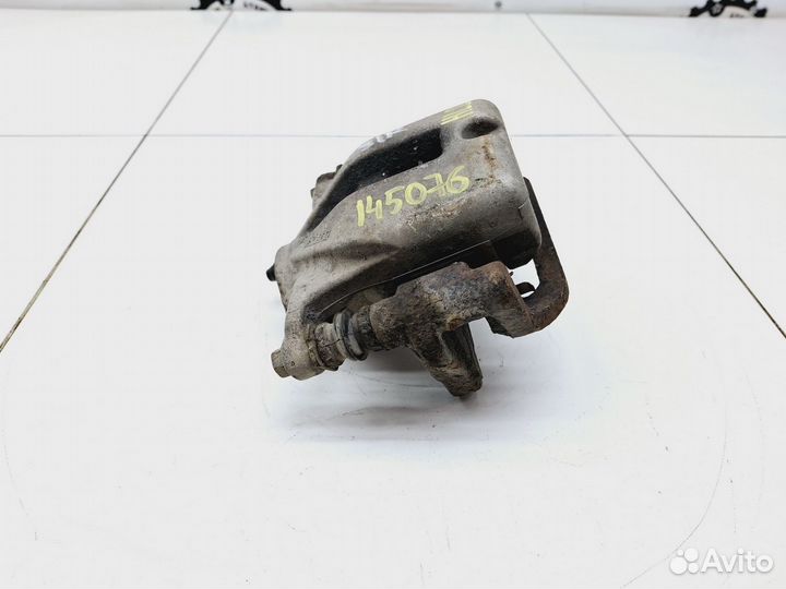 Суппорт задний правый Toyota Highlander II (XU40)