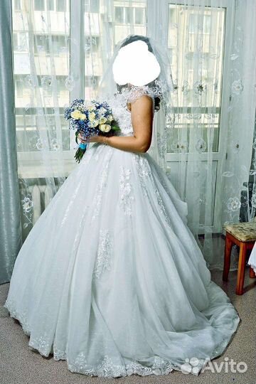 Свадебное платье пышное со шлейфом