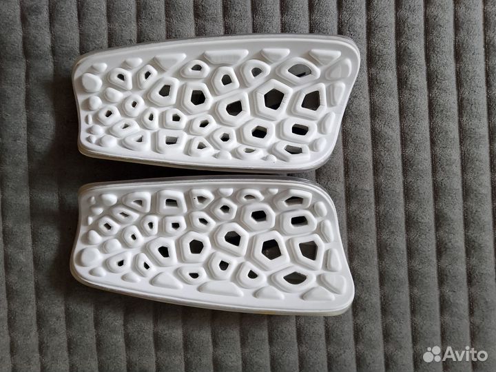 Щитки футбольные nike