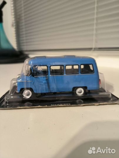 Модель автомобиля 1:43