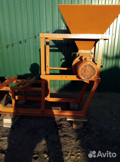 Зернодробилка