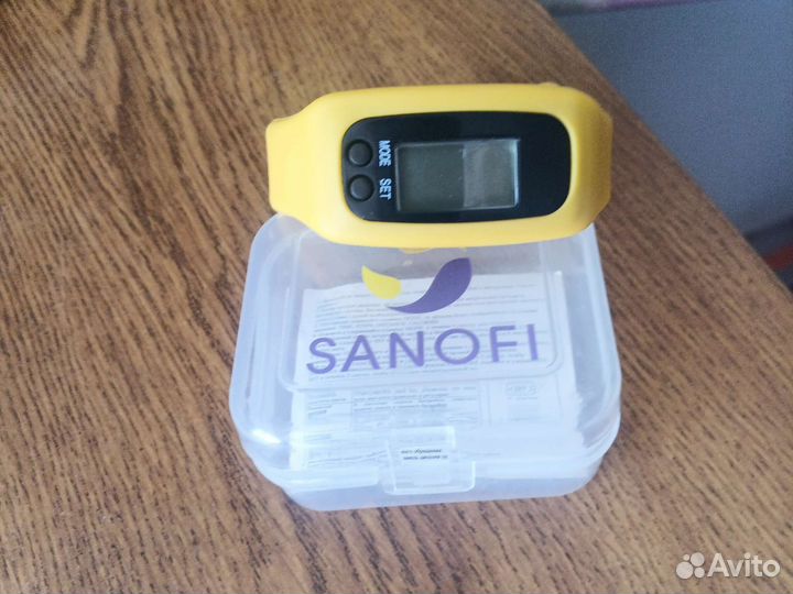 Фитнес браслет sanofi