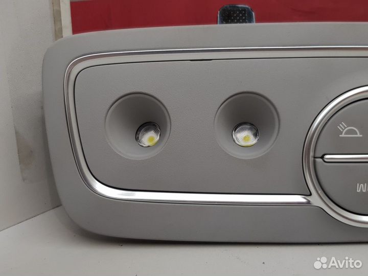 Плафон внутреннего освещения (задний) (Kia Quoris)