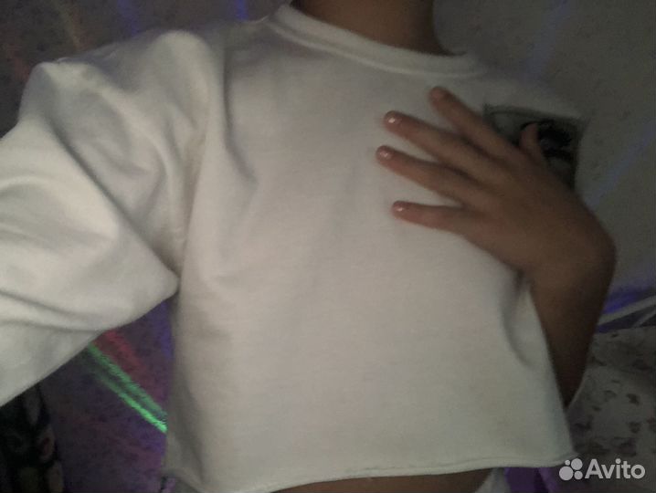 Укороченная кофта с длиными рукавами