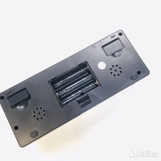 Часы с проекцией и будильником