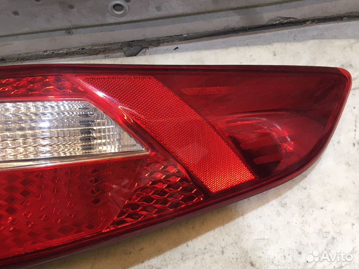 Фонарь задний правый Kia Rio 3