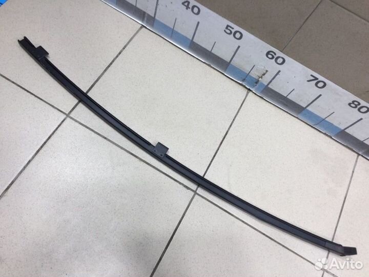 Направляющая стекла двери задняя правая Toyota