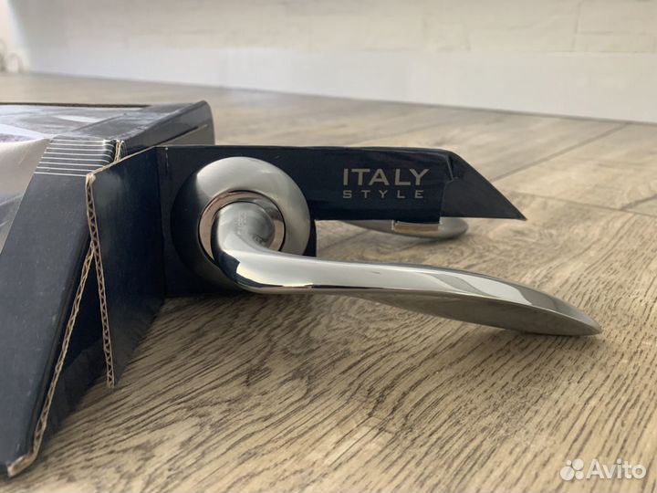 Ручка межкомнатная Apecs Premier H-0579-Z сатин/хр