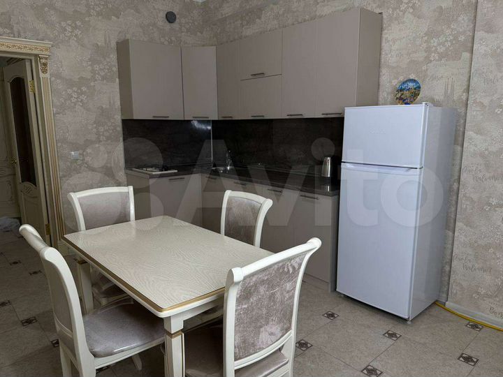 2-к. квартира, 70 м², 2/11 эт.