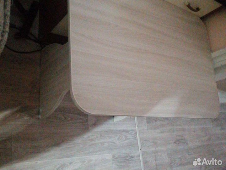 Кухонный стол