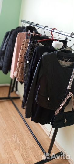 Большой коробок женских вещей 42р