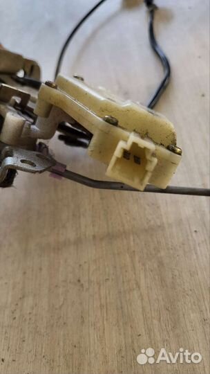 Замок багажника на Honda Civic eu1 eu2 eu3