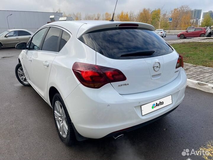 Opel Astra 1.4 МТ, 2011, 203 000 км