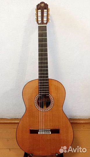 Классическая испанская гитара массив