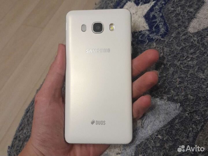 Телефон Samsung