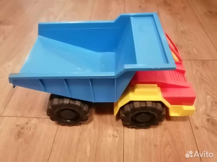 Игрушка грузовик