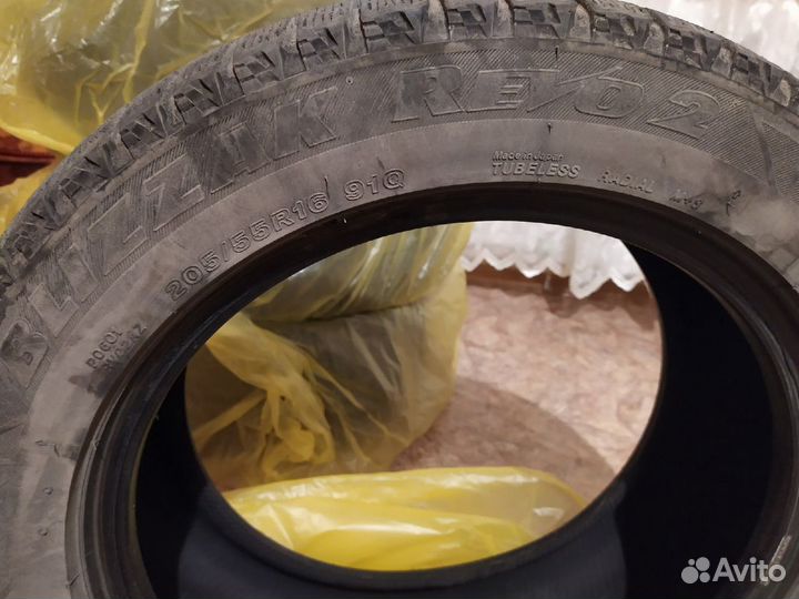 Bridgestone Blizzak Revo2 205/55 R16
