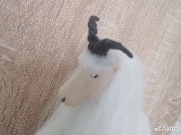 Сувенир фигурка горный козел